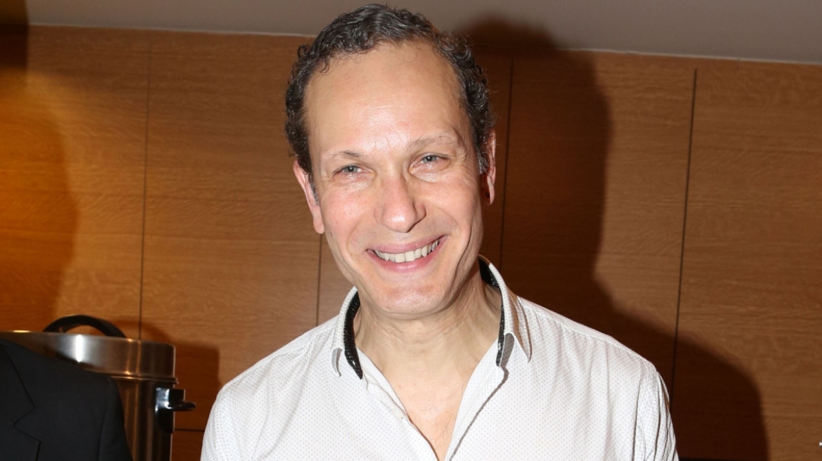 Βασίλης Κούκουρας: Έχω χάσει δύο φορές δουλειά στο θέατρο λόγω του ύψους μου