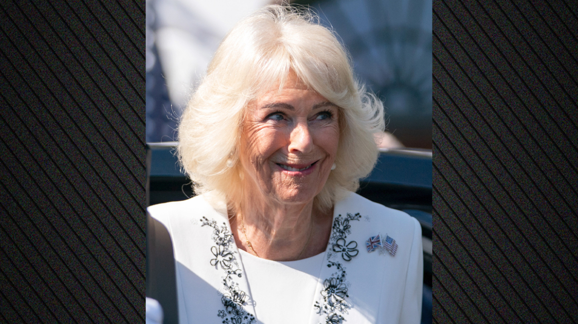 Η ιστορική καρφίτσα της Ελισάβετ Β΄ που έκλεψε τις εντυπώσεις στην επίσκεψη του βασιλικού ζεύγους στις ΗΠΑ