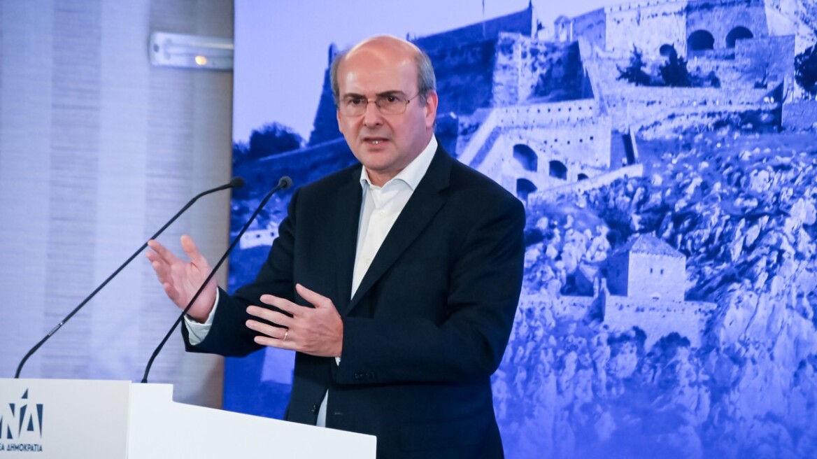 Το «ευχαριστώ» Χατζηδάκη στους βουλευτές της ΝΔ για «τη συνεχή στήριξη, αλλά και για τις προτάσεις και τις αντιρρήσεις τους»
