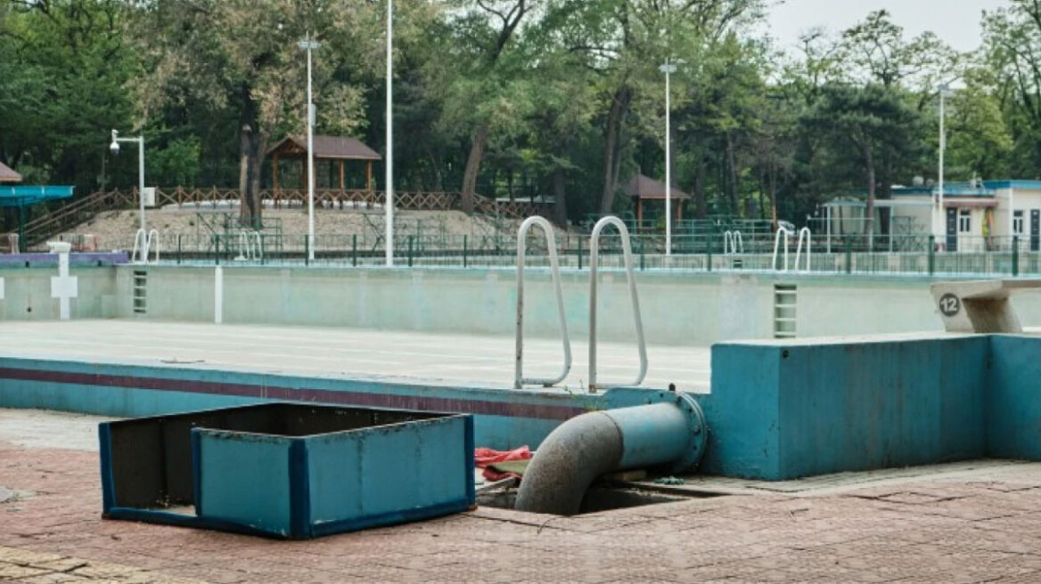 Εργαζόμενος κατέρρευσε και έπεσε σε άδεια πισίνα από ύψος 2,5 μέτρων στην Κρήτη