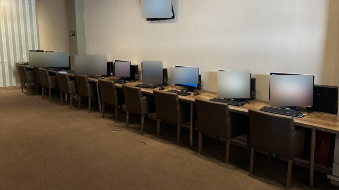 Θεσσαλονίκη: Τέσσερις συλλήψεις για «φρουτάκια» σε κατάστημα