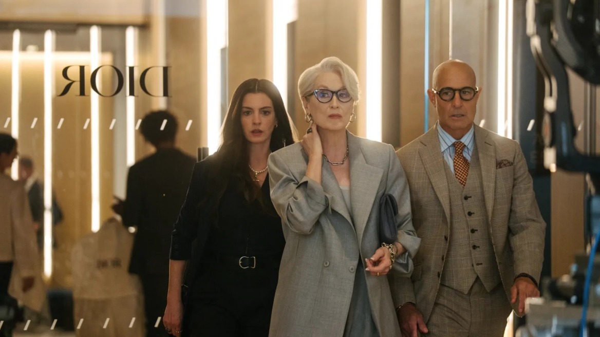 Είδαμε το «Ο Διάβολος Φοράει Prada 2»: Η Μέριλ Στριπ, η Αν Χάθαγουεϊ και η Έμιλι Μπλαντ προσπαθούν να επιβιώσουν στη νέα εποχή των περιοδικών
