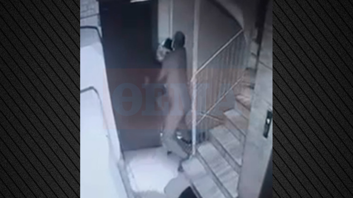 Αστυνομικός εκτός υπηρεσίας συνέλαβε 34χρονο διαρρήκτη στον Κολωνό, ο δράστης του επιτέθηκε με κατσαβίδι, δείτε βίντεο 
