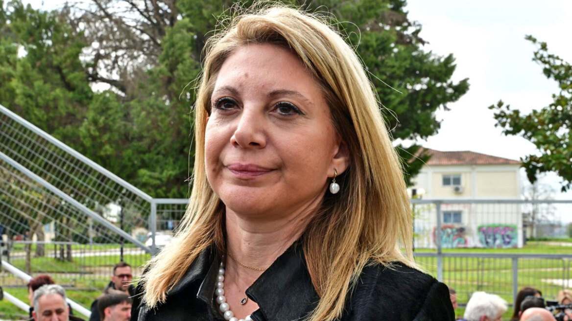 Η Καρυστιανού προαναγγέλλει κόμμα μέσα στον Μάιο και καταγγέλλει: Προσπαθούν να μας διχάσουν εξαγοράζοντας κάποιους
