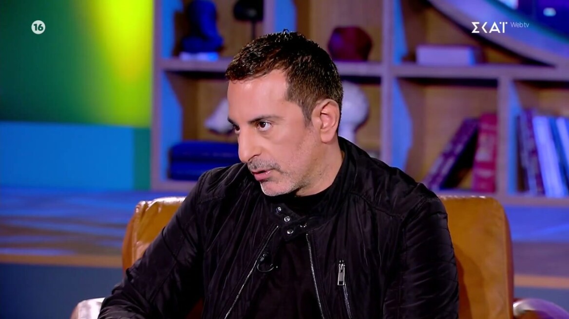 Στέλιος Κουδουνάρης: Ο τσακωμός με τη Φουρέιρα για μια ουρά, το άστρο της Τούνη και η τραγουδίστρια που ήθελε τζάμπα ρούχο
