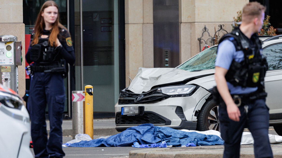 «Πορεία σε κατάσταση αμόκ», λέει ο δήμαρχος Λειψίας για τον 33χρονο που έπεσε με αυτοκίνητο σε πεζούς σκοτώνοντας δύο και τραυματίζοντας 22 άτομα