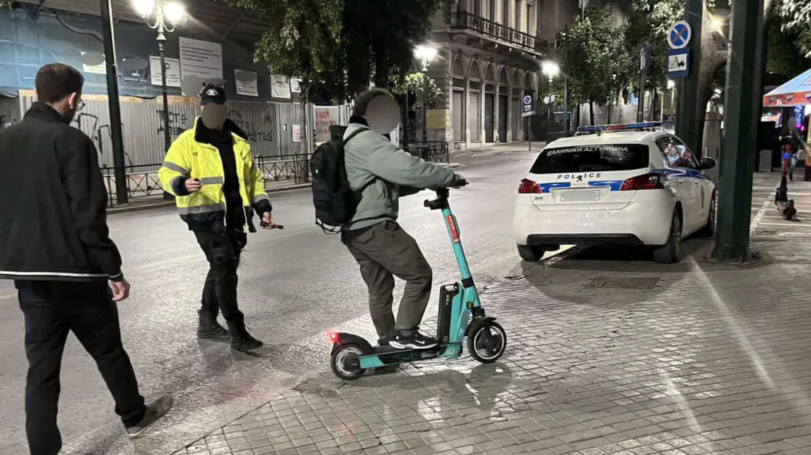 Στο στόχαστρο της Τροχαίας τα ηλεκτρικά πατίνια, ένας στους τρεις οδηγούς με παράβαση στην Αττική
