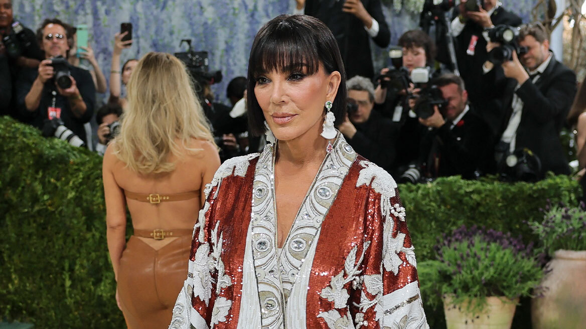 Κρις Τζένερ: Η λαμπερή εμφάνιση στο Met Gala μετά το λίφτινγκ των 100.000 δολαρίων, με φόρεμα κιμονό