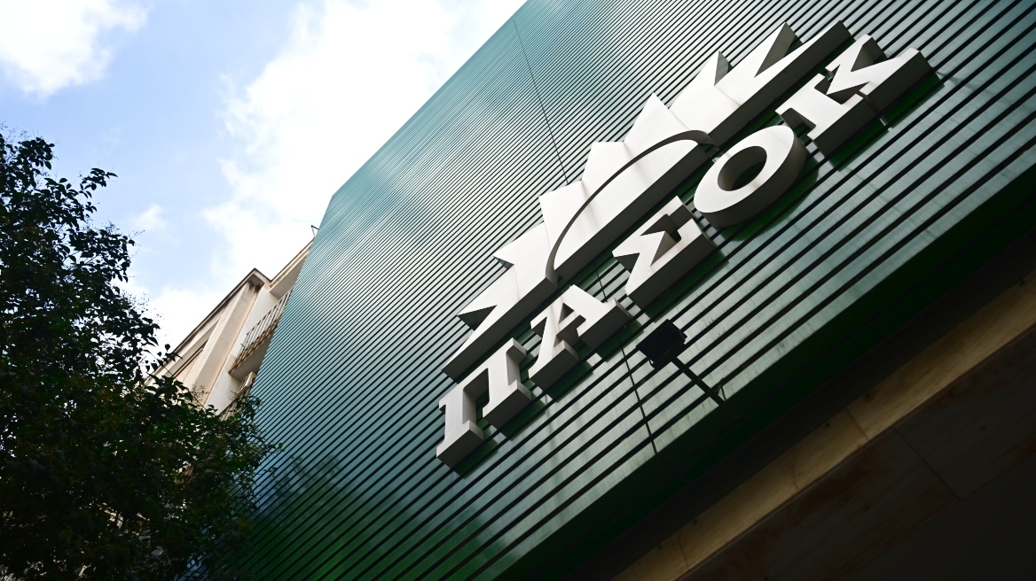 Ο Τσίπρας προκαλεί νεύρα και αλαλούμ στο ΠΑΣΟΚ, επίθεση από Δουδωνή και Βάσια Αναστασίου