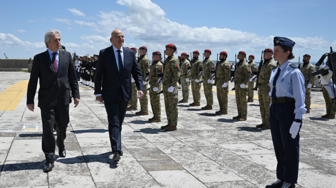 Δένδιας: Η Ελλάδα εξετάζει την αγορά στρατιωτικών αεροσκαφών C-390
