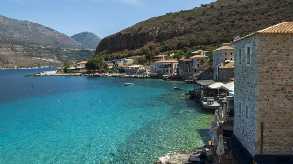 6 προορισμοί στην ηπειρωτική Ελλάδα που μοιάζουν με νησί
