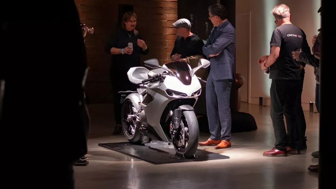 Ποια είναι αυτή η άγνωστη superbike με τους 206 ίππους και τις ηλεκτρονικές αναρτήσεις;