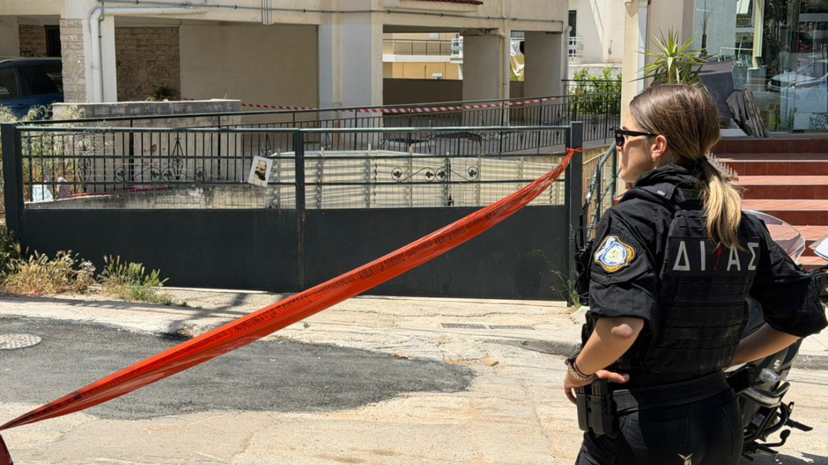 Ζήτησαν τα κλειδιά της ταράτσας και μέσα σε δευτερόλεπτα έπεσαν, λέει γειτόνισσα για τις δύο 17χρονες στην Ηλιούπολη