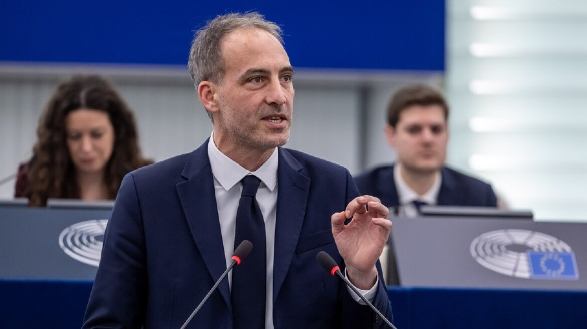 Γάλλος κεντροαριστερός βουλευτής και υποψήφιος πρόεδρος είχε οδηγίες να… αποφεύγει τους φτωχούς ψηφοφόρους
