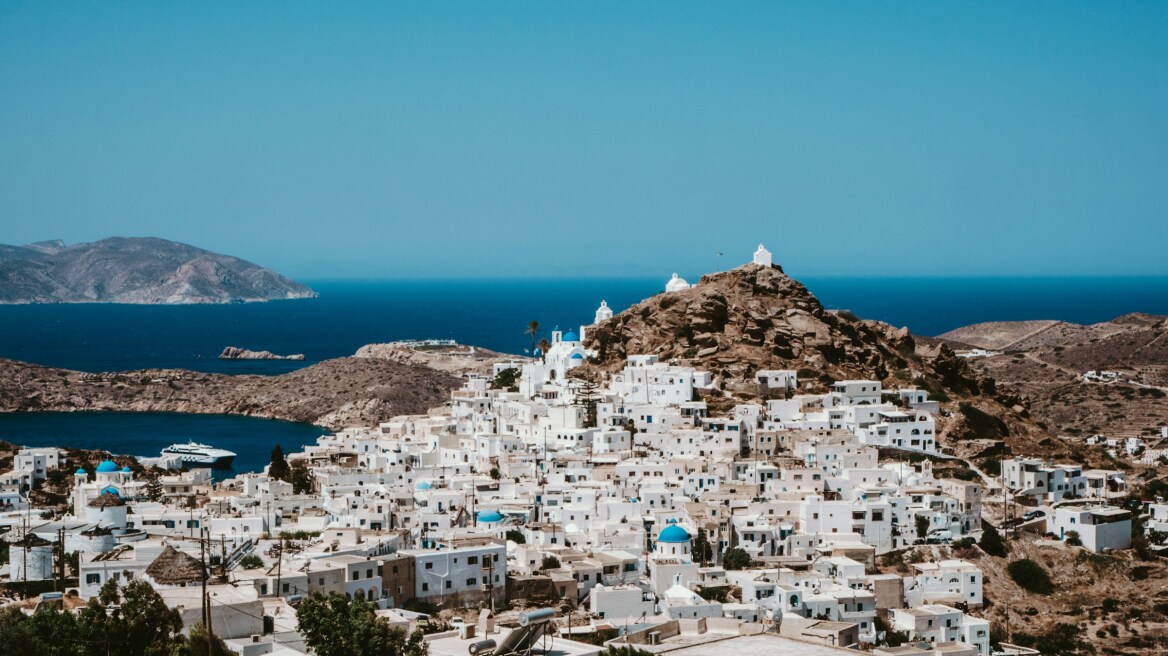 Ίος: Εκεί όπου βρίσκεις την ουσία του καλοκαιριού
