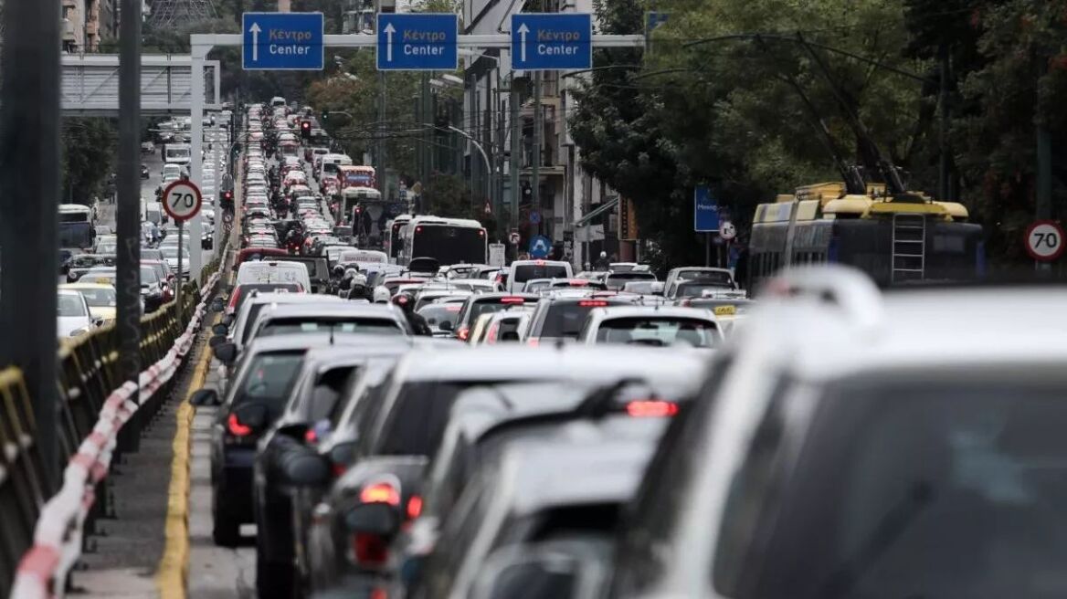 Live η κίνηση τώρα στους δρόμους: Ταλαιπωρία στον Κηφισό, καθυστερήσεις σε Κηφισίας και Αττική Οδό-  Προβλήματα και στον Σκαραμαγκά