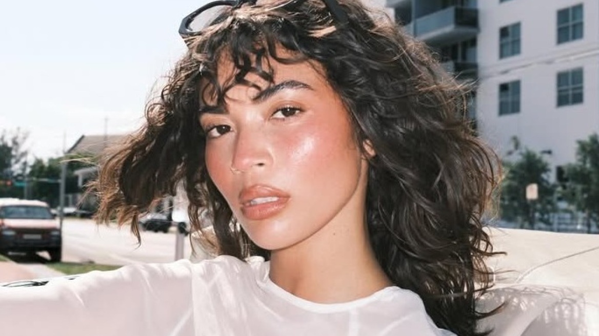 «Pilates glow Make-up»: Το beauty look που κάνει την επιδερμίδα να δείχνει ξεκούραστη και φωτεινή