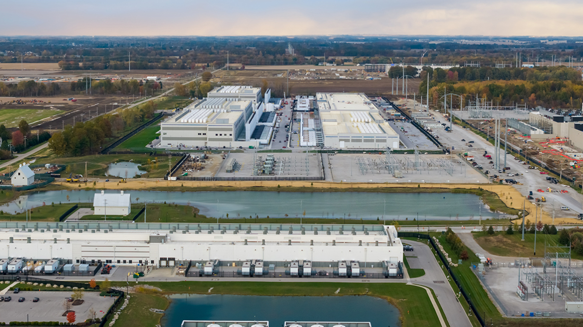 Τους έκοψαν το πότισμα λόγω ξηρασίας ενώ data center κατανάλωνε εκατομμύρια λίτρα νερού κρυφά