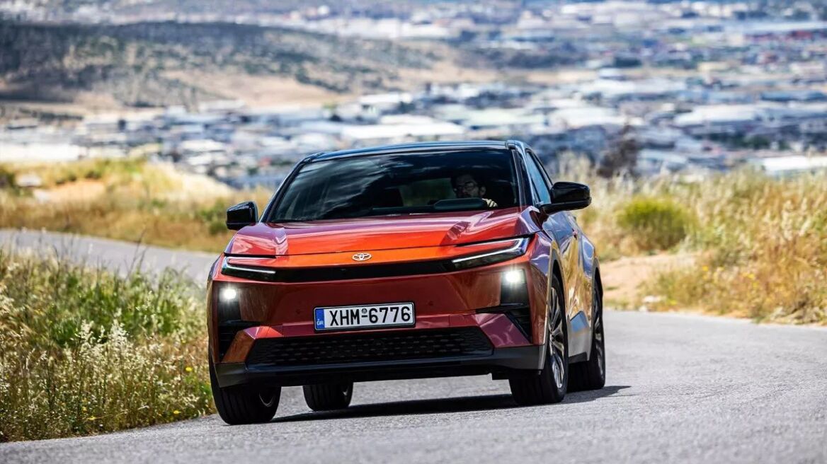 Δοκιμάζουμε το ολοκαίνουργιο Toyota C-HR - Πόσο κοστίζει στην Ελλάδα;