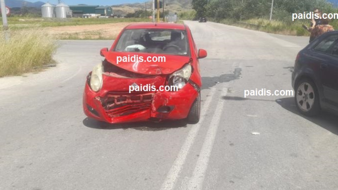 Δύο παιδιά και μία γυναίκα τραυματίστηκαν σε τροχαίο στη Ροδιά της Λάρισας