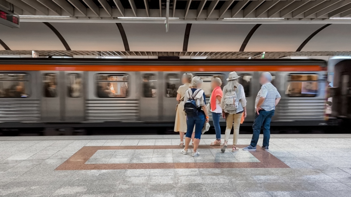 Περισσότερα δρομολόγια, μικρότερες αναμονές και αύξηση επιβατών στα ΜΜΜ, τα στοιχεία του ΟΑΣΑ για τις συγκοινωνίες της Αθήνας