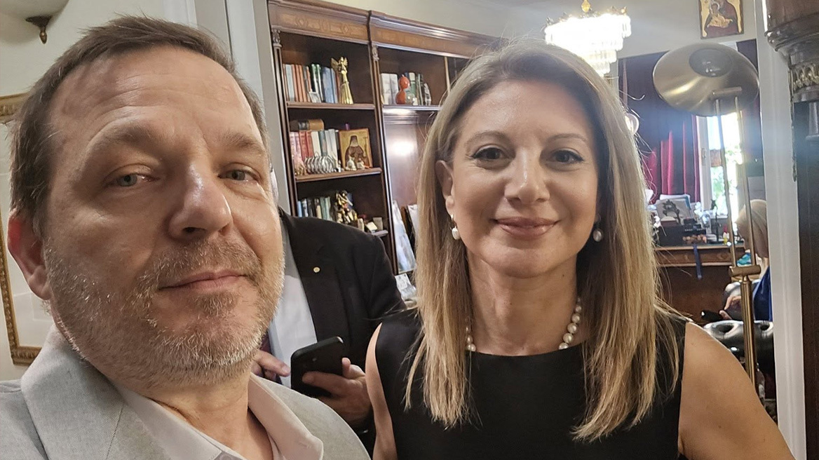 Από την Αγία Πετρούπολη στο κόμμα Καρυστιανού: Ποιος είναι ο Στράτος Σιουρδάκης που έκανε live streamimg τη συλλογή υπογραφών
