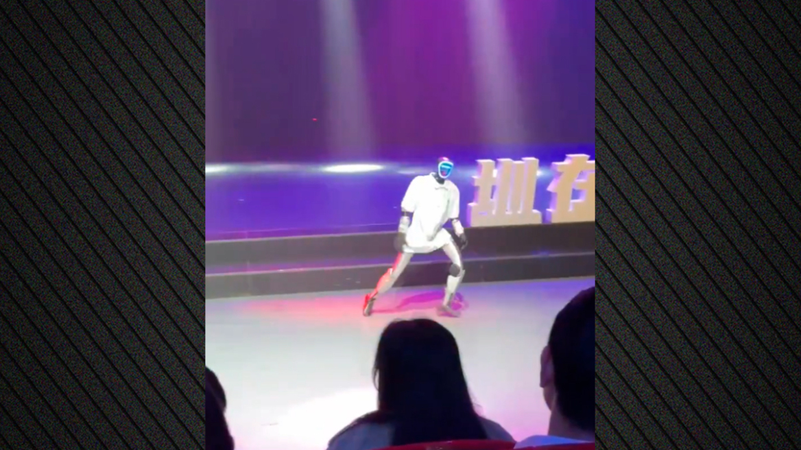 Ρομπότ πήγε να χορέψει το «Billie Jean» του Μάικλ Τζάκσον και όλα... πήγαν στραβά, δείτε βίντεο