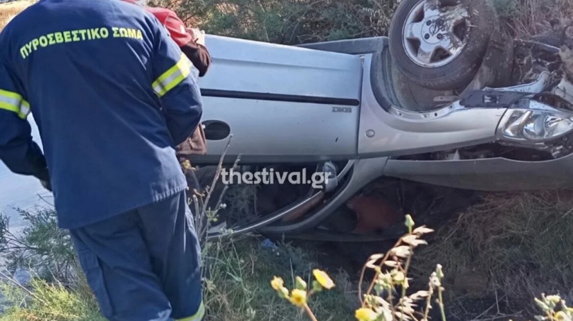 Τροχαίο στο Καλοχώρι Θεσσαλονίκης, αναποδογύρισε αυτοκίνητο, απεγκλωβίστηκε ο οδηγός