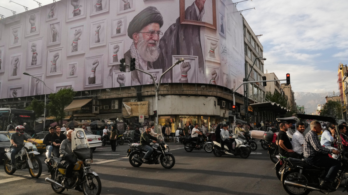 Το διπλωματικό θρίλερ για το τέλος του πολέμου μεταξύ ΗΠΑ και Ιράν: Οι αντιφάσεις, τα «αγκάθια» και οι κρίσιμες αποφάσεις