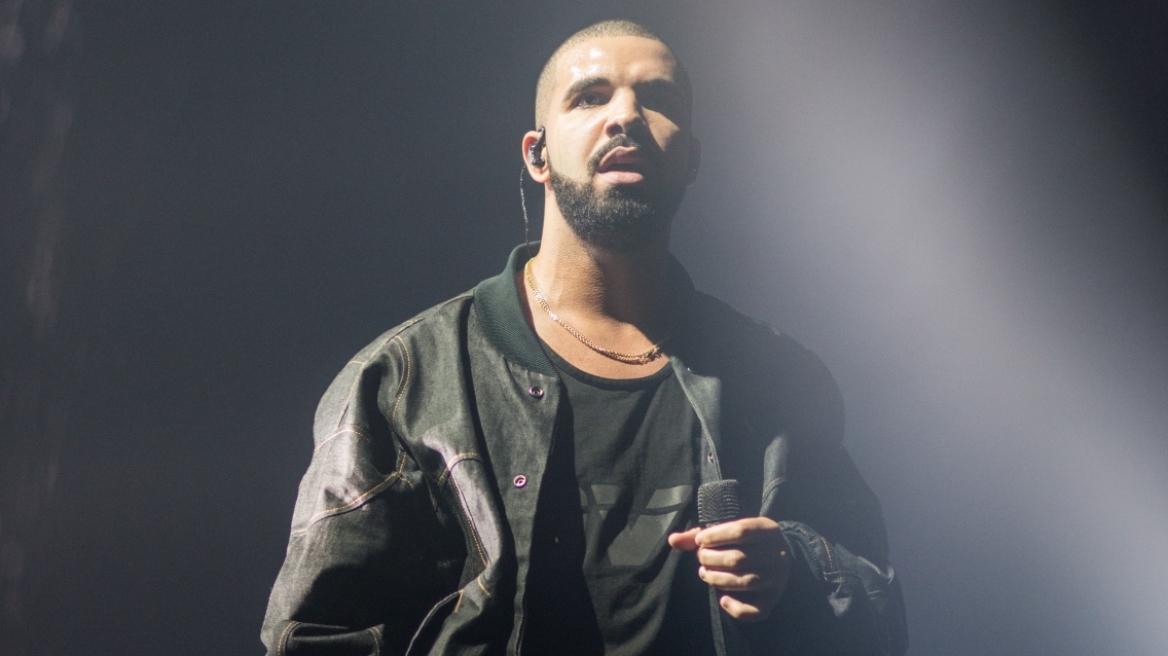 Ο Drake έγινε ο πρώτος καλλιτέχνης στην ιστορία του Billboard 200 που κατέχει ταυτόχρονα τις τρεις πρώτες θέσεις του chart
