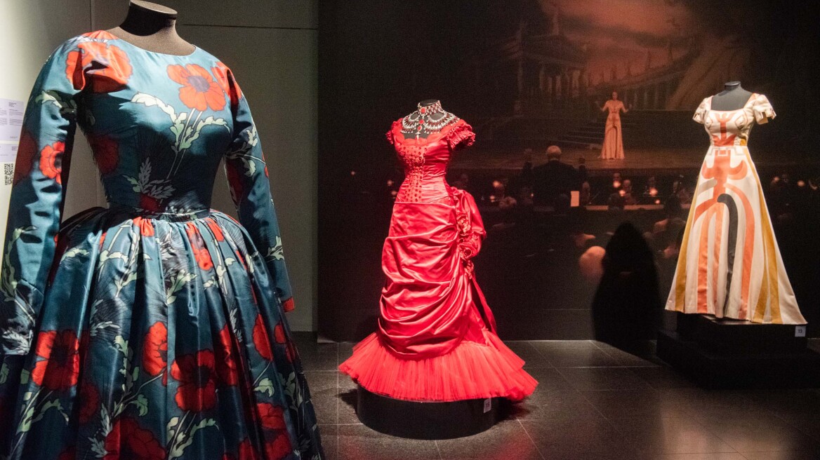 “Maria La Callas”: Τι είδαμε στην έκθεση στο Μουσείο Μπενάκη - Τα εμβληματικά κοστούμια και τα εντυπωσιακά φορέματα