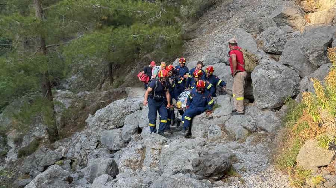 Διάσωση τραυματισμένου Γάλλου περιπατητή στο φαράγγι της Αγίας Ειρήνης στα Χανιά