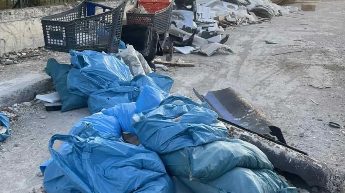 Συνελήφθησαν δύο άτομα επειδή πέταξαν σκουπίδια σε οικόπεδο στον Βοτανικό