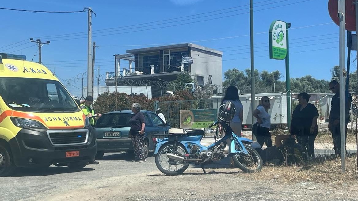 Τροχαίο με παράσυρση μοτοσικλετιστή στη διασταύρωση Κορωπίου - Μαρκοπούλου και Αιγαίως