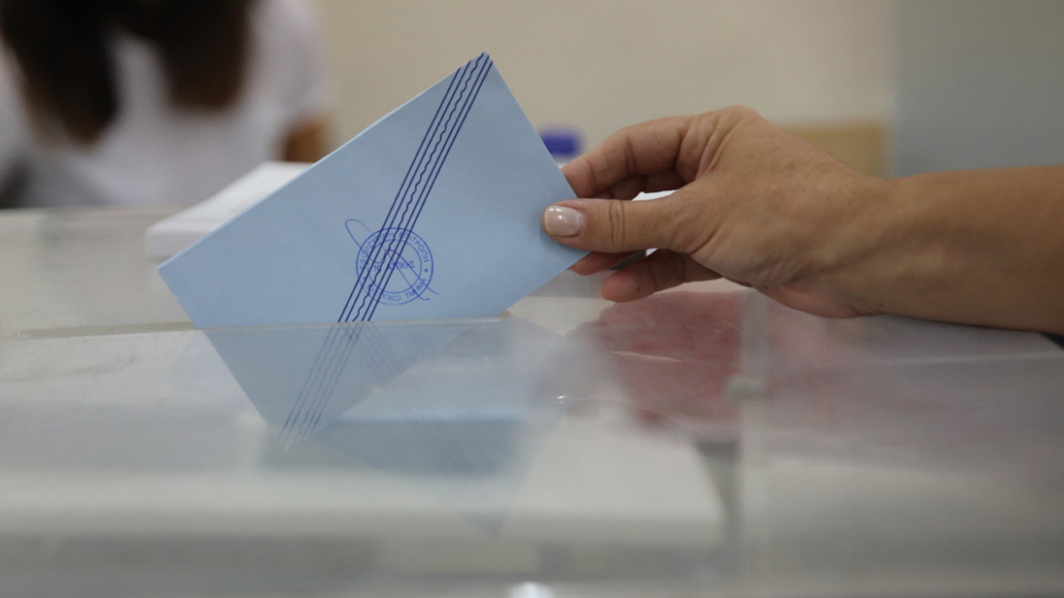 Pulse: Στο 29,5% η ΝΔ, δεύτερος ο Τσίπρας με 15,5%, τρίτο έπεσε το ΠΑΣΟΚ με 11,5%