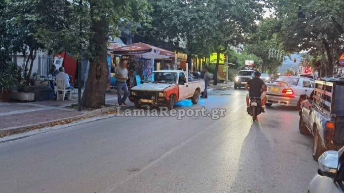 Στα επείγοντα μοτοσικλετιστής μετά από σύγκρουση με αγροτικό στη Λαμία