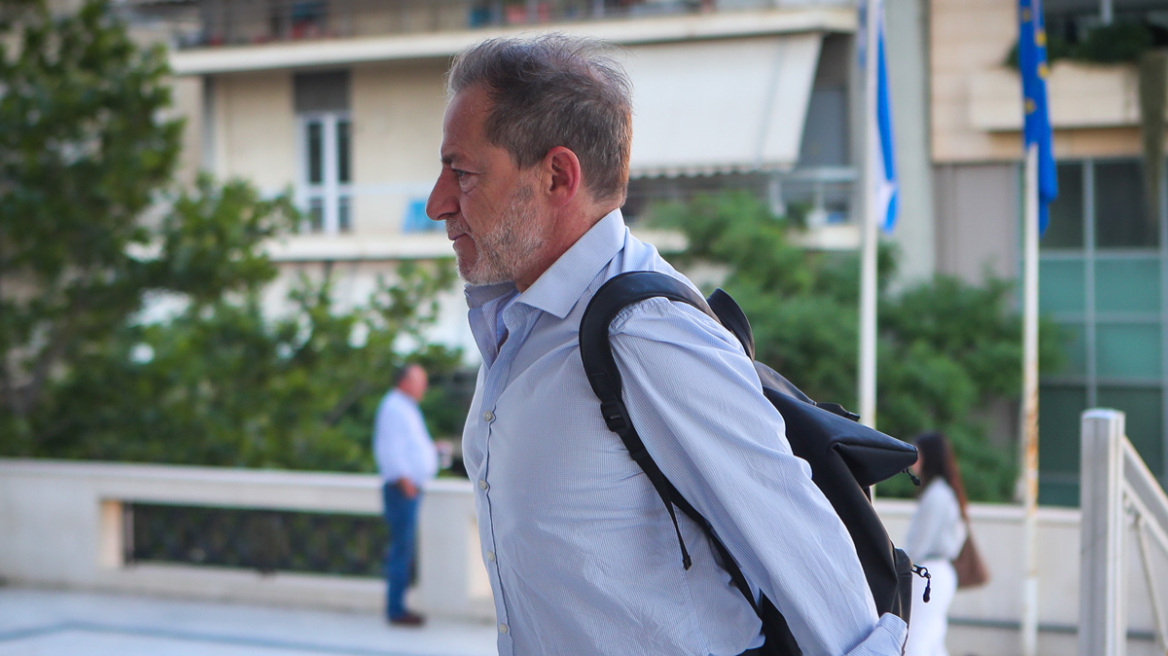 Ξεκίνησε η δίκη Λιγνάδη: Να γίνει δεκτή η έφεση για τη ποινή που επιβλήθηκε στον σκηνοθέτη, ζήτησε η εισαγγελέας
