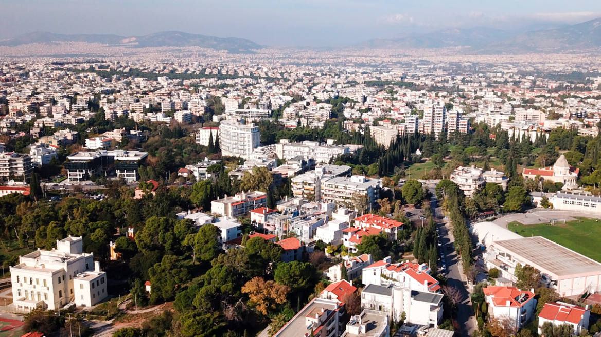 Έφοδος ΕΛΑΣ σε Πολεοδομίες της Αττικής για «εξυπηρετήσεις»: Έξι συλλήψεις, βρήκαν πάνω από €330.000, διώξεις για εγκληματική οργάνωση
