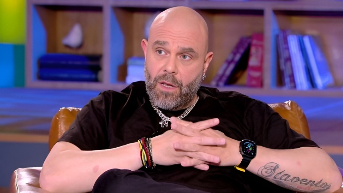 Μιχάλης Κουινέλης: Έχω δουλέψει σε γραφείο κηδειών, πήγαινα και έπαιρνα τους ανθρώπους που «έφευγαν» από το σπίτι στο ψυγείο