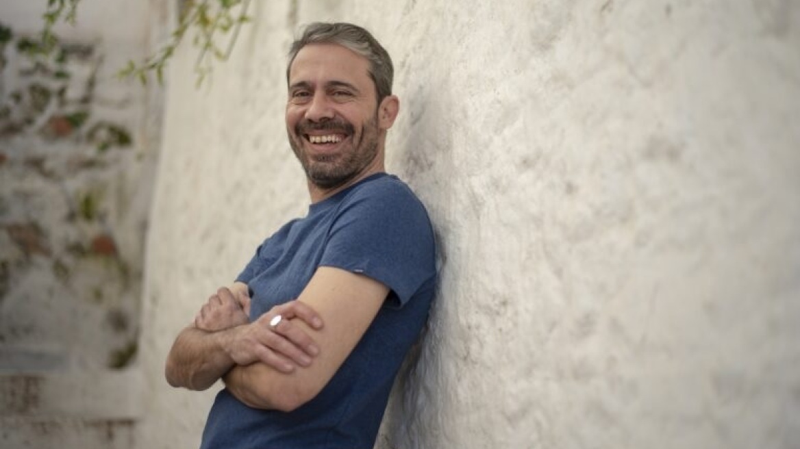Δρ. Θεόδωρος Παπακώστας ή Archaeοstoryteller: «Οι γυναίκες δεν κρύβονται – είναι η μισή ανθρωπότητα»
