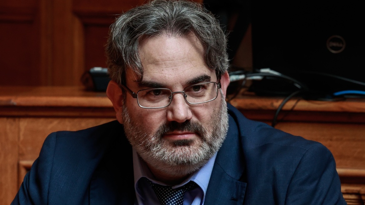 Παραιτήθηκε ο γγ του υπουργείου Περιβάλλοντος Ευθύμιος Μπακογιάννης: Ο κουνιάδος του στους συλληφθέντες για το κύκλωμα με τις πολεοδομίες