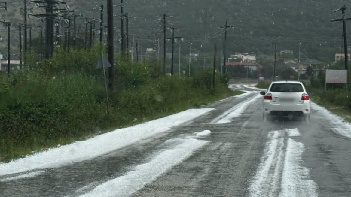 Έντονη χαλαζόπτωση στα Ιωάννινα προκάλεσε ζημιές σε οχήματα και καλλιέργειες