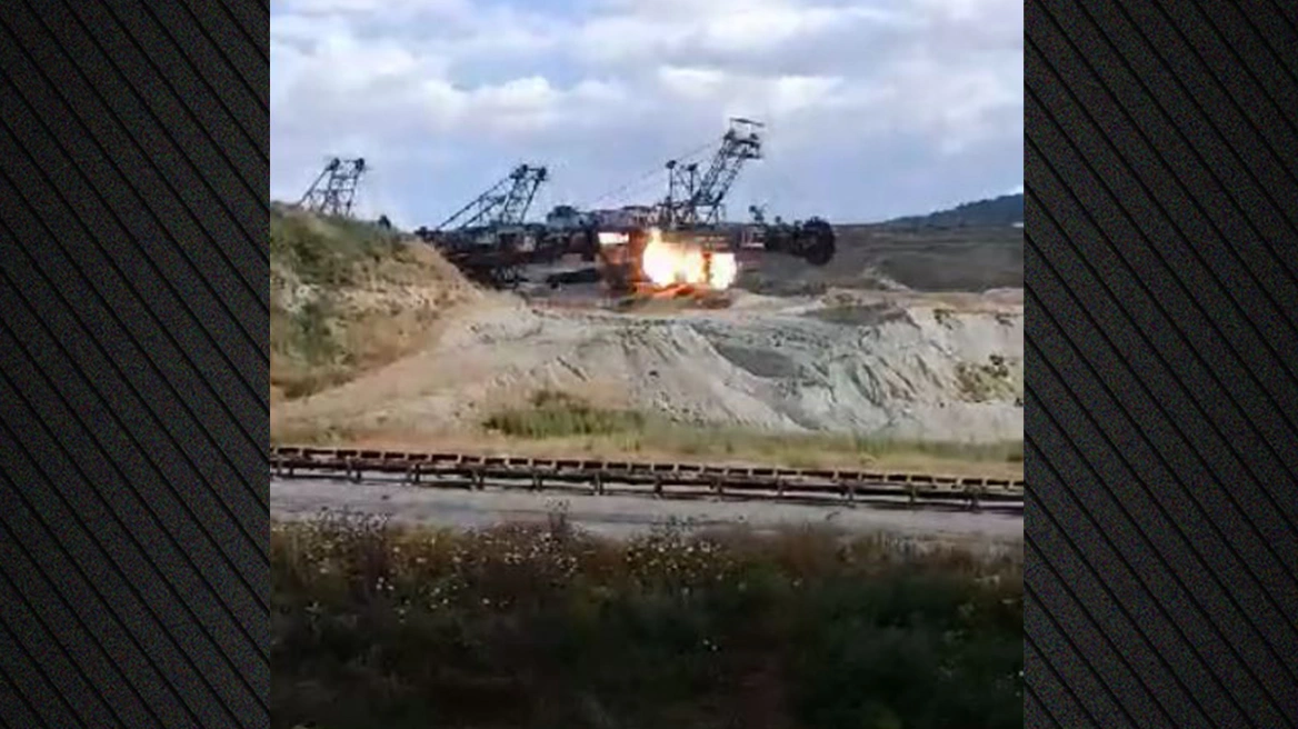 Δείτε την στιγμή που ανατινάζουν και καταστρέφουν τρεις παλιούς εκσκαφείς στην Κοζάνη
