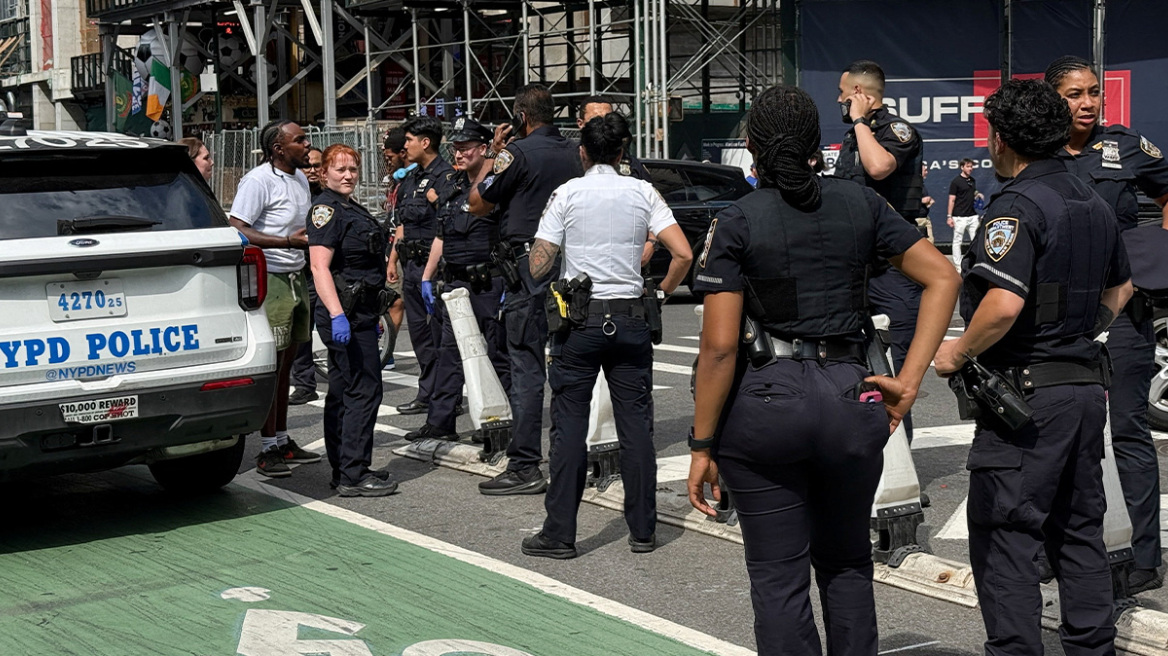 Πανικός στην Times Square μετά από πυροβολισμούς, πλήθος κόσμου έτρεχε για να σωθεί, συνελήφθη ένας 17χρονος, δείτε βίντεο