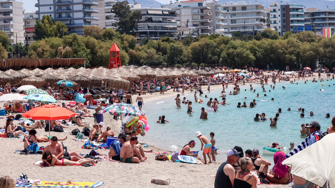 Γέμισαν οι παραλίες, άγγιξε τους 34 βαθμούς η θερμοκρασία σε Θεσσαλονίκη και Κομοτηνή