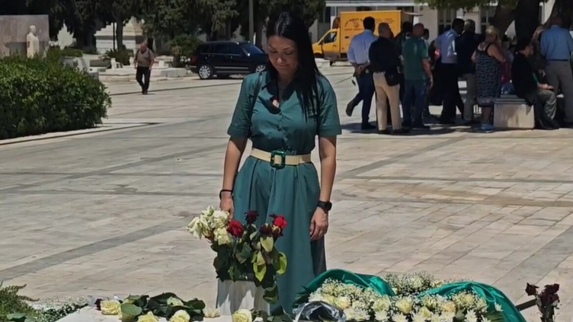 «Αχ ρε Ανδρέα» αναφώνησε η Νάντια Γιαννακοπούλου στο πολιτικό μνημόσυνο του ιδρυτή του ΠΑΣΟΚ, δείτε βίντεο