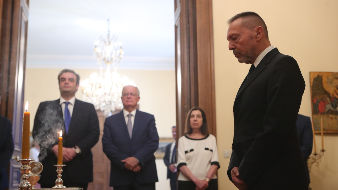 Ο Γιάννης Στουρνάρας ορκίστηκε για τρίτη φορά Διοικητής της Τράπεζας της Ελλάδος, δείτε φωτογραφίες