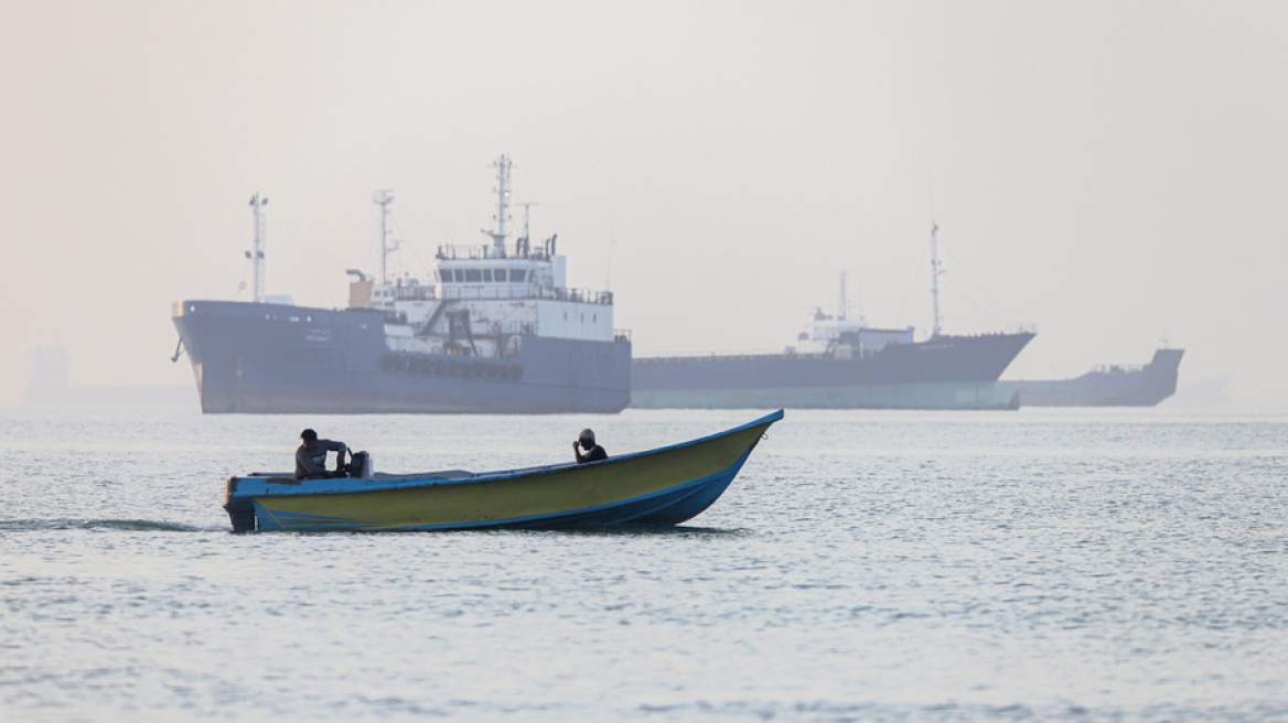Επιβραδύνθηκε η διέλευση τάνκερ στα Στενά του Ορμούζ έπειτα από τη χθεσινή επίθεση: Ελέγχουμε τη ναυσιπλοΐα στο σημείο, επιμένει το Ιράν
