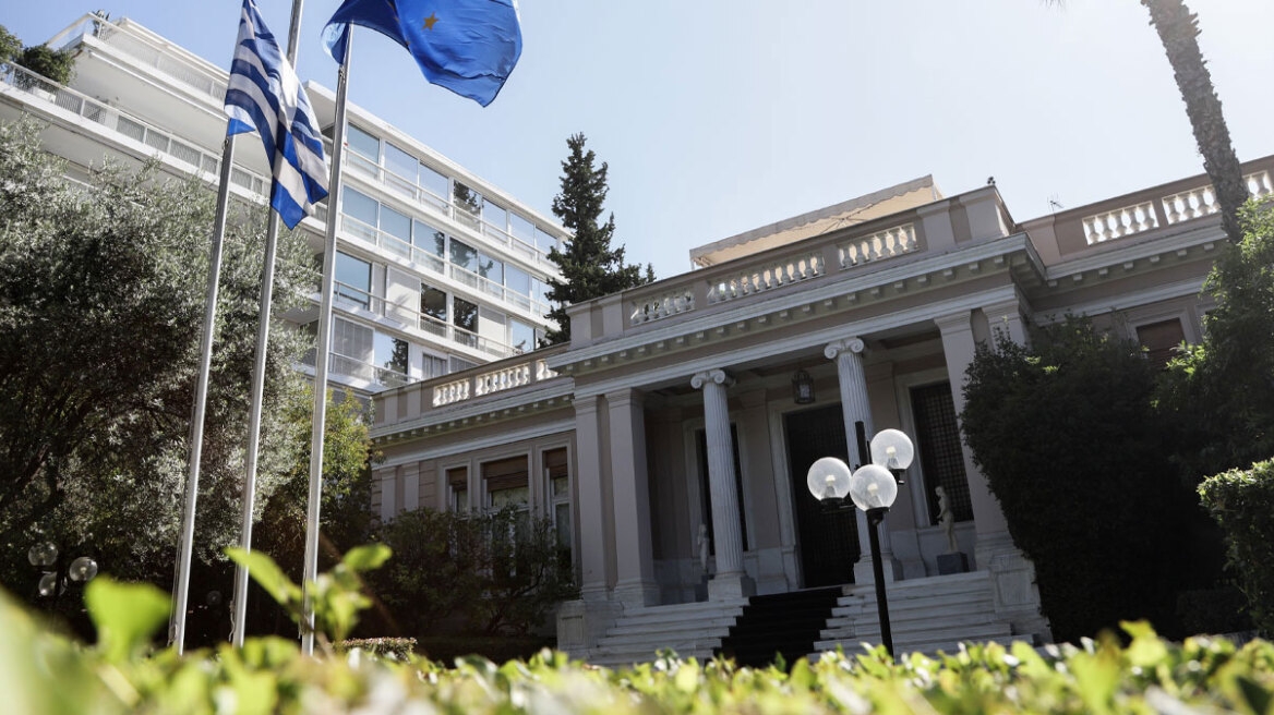 Το Μαξίμου ανεβάζει στροφές απέναντι στον Τσίπρα, στόχος η συσπείρωση και το κεντρώο ακροατήριο