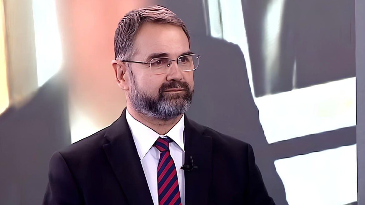 «Έκανε λάθος, έχει ήδη ζητήσει συγγνώμη», λέει ο Μπαλάσκας μέσω του δικηγόρου του μετά τη μήνυση των αξιωματικών της ΕΛΑΣ
